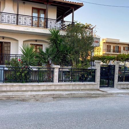 Villa Kristel Ierissós Esterno foto